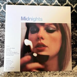 Taylor Swift Vinyl EUC on played a couple times